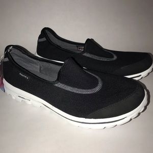 Sketchers Go Walk Women’s Black Sneakers